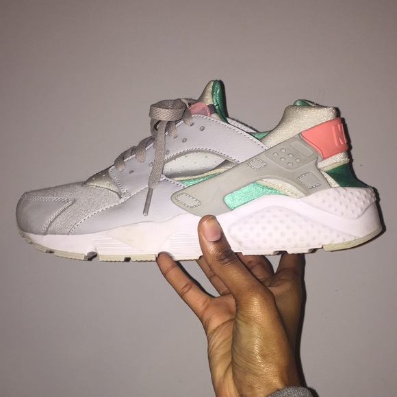 Nike Shoes - Nike Huarache Run (GS)